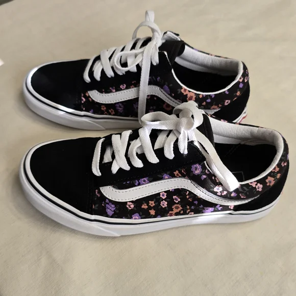Vans Unisex Floral Black and White Sneakers Women 7, Men 5.5 - Picture 4 of 10